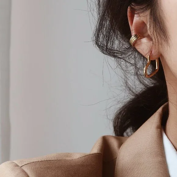 NEW 18K Gold Plated Heart Hoop Earrings